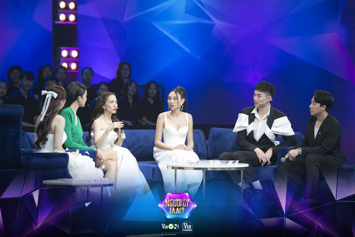 Bất chấp chênh lệch tuổi tác, Hoa hậu Thùy Tiên đòi làm con dâu Hòa Minzy?